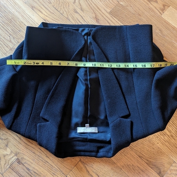 Michael Kors Size 10 Black Wool Made in Italy Cropped Fully Lined Blazer Jacket - Picture 6 of 8